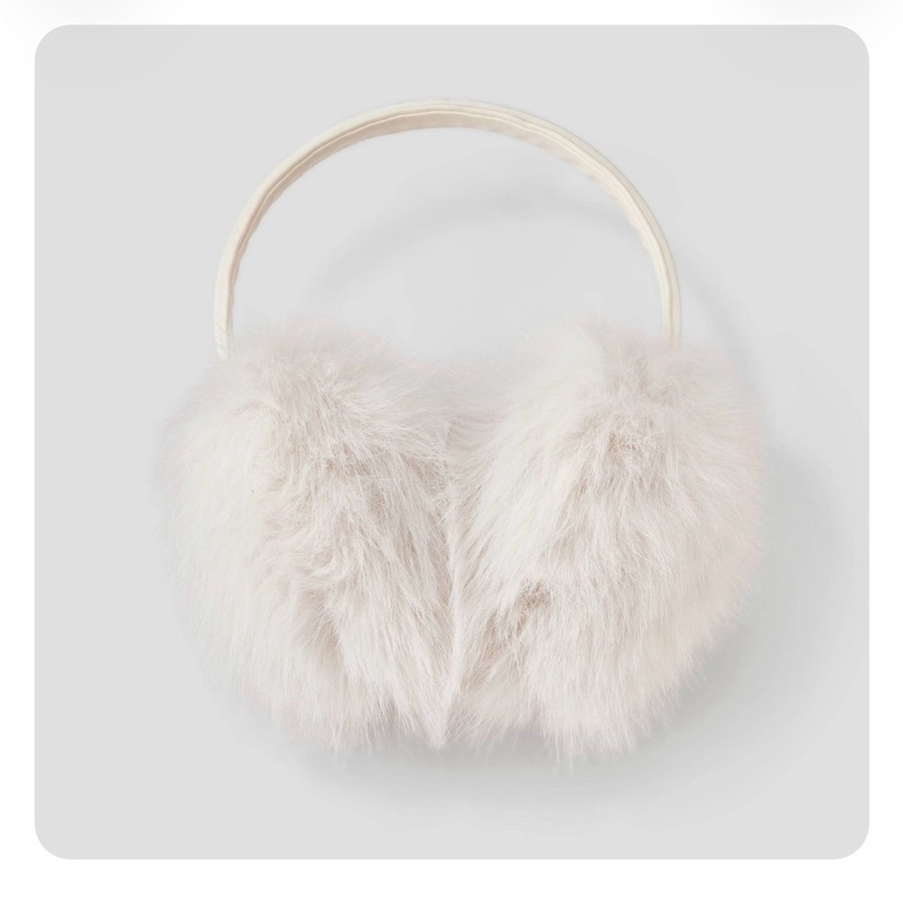 Universal Thread fuzzy earmuff